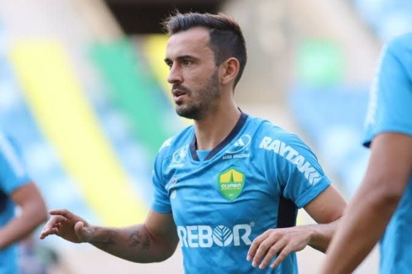 Uendel acertou a sua permanência no Cuiabá para 2022 (Foto: AssCom Dourado) Uendel acertou a sua permanência no Cuiabá para 2022 (Foto: AssCom Dourado)