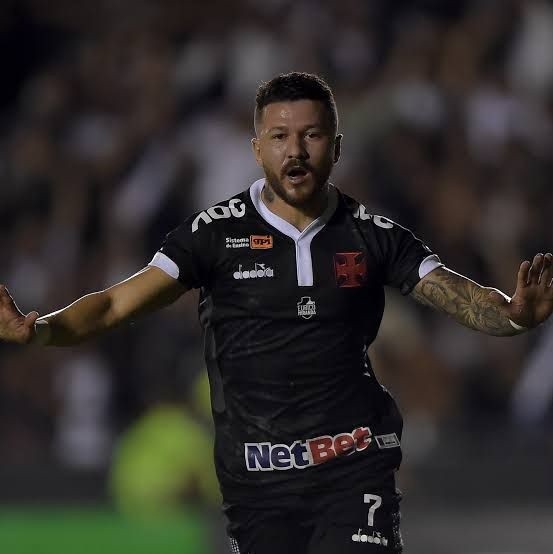 Rossi fez sucesso com a camisa do Vasco (Foto: Thiago Ribeiro/AGIF)