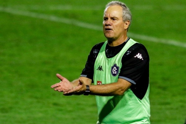 Foto: (Rafael Vieira/AGIF) - Até o momento, o Remo contratou sete reforços para o elenco comandado por Paulo Bonamigo