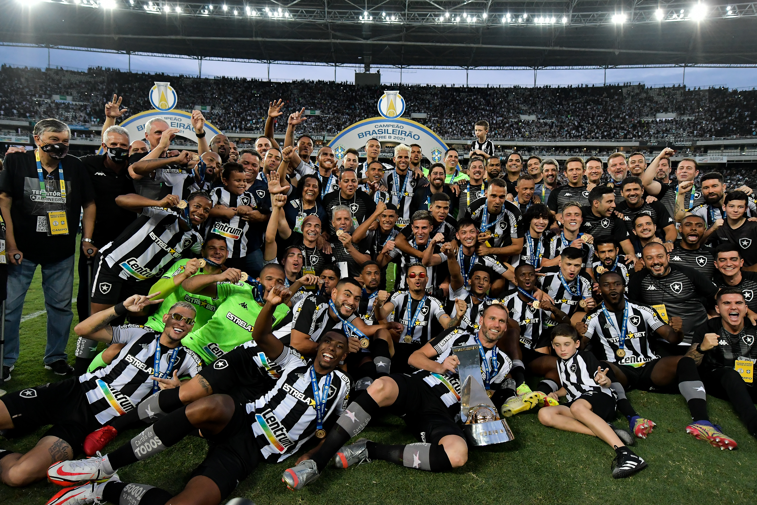  Foto: Thiago Ribeiro/AGIF | O Botafogo poderá investir na contratação jogadores e ter uma equipe mais competitiva