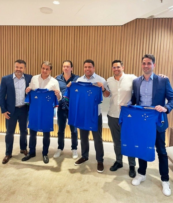 Foto: Twitter Oficial Cruzeiro EC/Divulgação | Em pouco tempo de gestão, R9 já está conseguindo mostrar a nova face do Cruzeiro