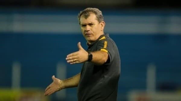 Fernando Torres/AGIF/ Criciúma renova contrato com o técnico Cláudio Tencati.