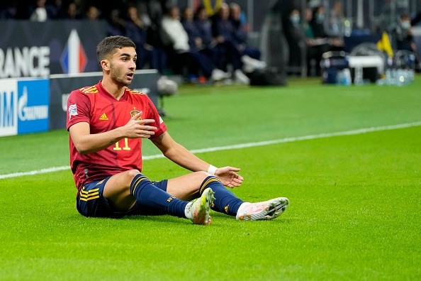 Foto: Alex Gottschalk/DeFodi Images via Getty Images – Ferrán Torres em ação pela Espanha