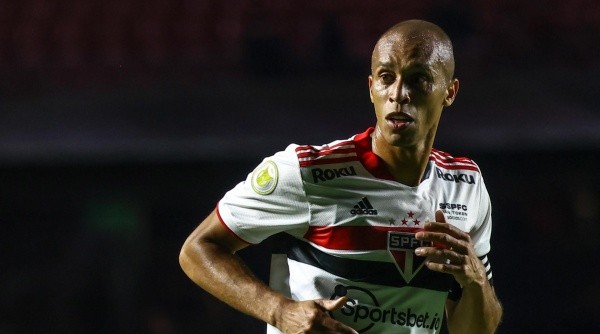 Miranda perdeu espaço no São Paulo (Foto: Marcello Zambrana/AGIF)