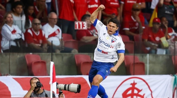 Osvaldo não renovou com o Fortaleza (Foto: Pedro H. Tesch/AGIF)