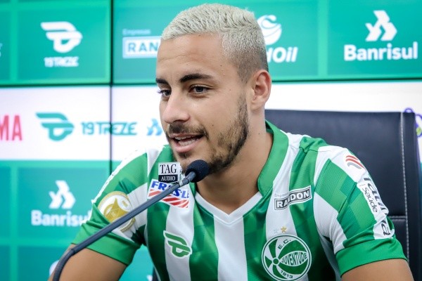 Fernando Alves/ECJuventude/ Rodrigo Bassani em entrevista coletiva. 