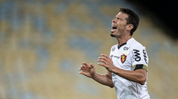 Hernanes não quis renovar seu contrato com o Sport (Foto: Jorge Rodrigues/AGIF)