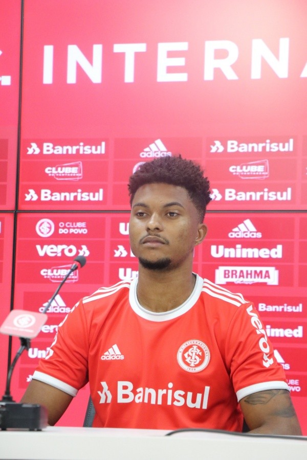 Lucas Ribeiro: Não deixou saudades no Beira-Rio (Foto: Ricardo Duarte/Internacional)
