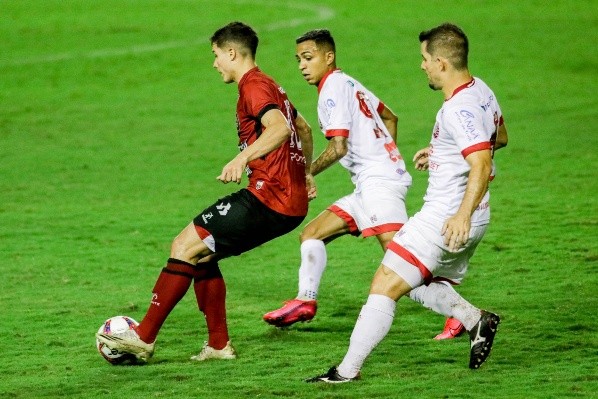 Rafael Vieira/AGIF – Luiz Henrique em sua passagem pelo Náutico