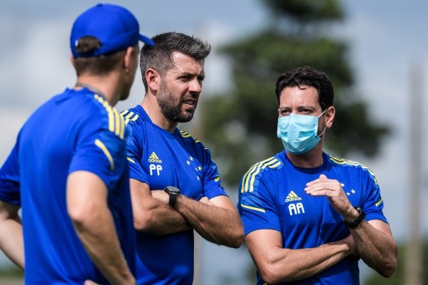 (Foto: Gustavo Aleixo/Cruzeiro) Paulo Pezzolano fala da base do Cruzeiro