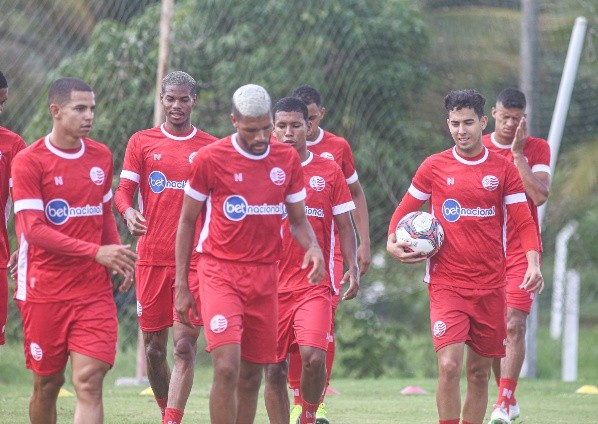 Foto: Tiago Caldas/CNC | Na sexta o elenco passou por exames cardiologicos 