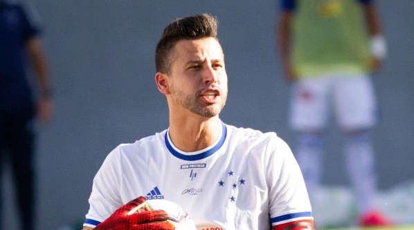 Fábio não teve seu contrato renovado com o Cruzeiro (Foto: Fernando Moreno/AGIF) Fábio não teve seu contrato renovado com o Cruzeiro (Foto: Fernando Moreno/AGIF)