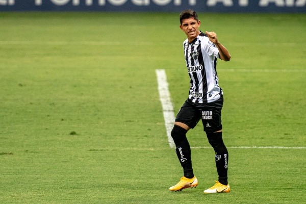 Foto:Alessandra Torres/AGIF | Caetano nega oferecer Savarino ao Inter para ter ED