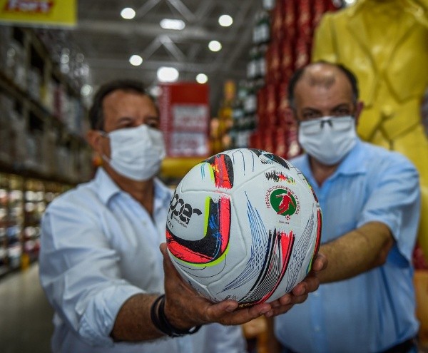  Mafalda Press / FCF/ Bola oficial do oficial do Catarinense 2022. 