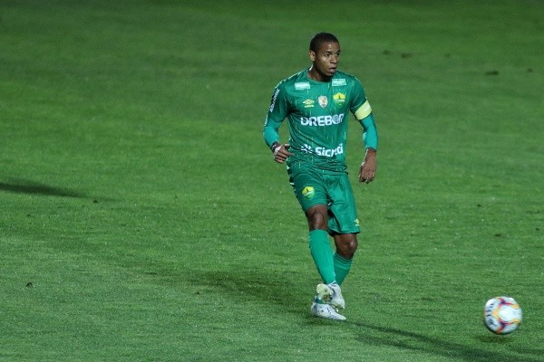 Foto: (Joao Vitor Rezende Borba/AGIF) - Novo reforço do Remo, Everton Sena atuou pela última vez pelo Cuiabá, no dia 21 de outubro de 2020 Foto: (Joao Vitor Rezende Borba/AGIF) - Novo reforço do Remo, Everton Sena atuou pela última vez pelo Cuiabá, no dia 21 de outubro de 2020