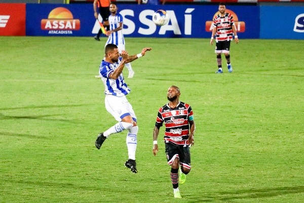 Foto: Rafael Vieira/AGIF – Lucão em ação pelo CSA