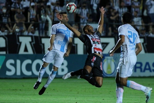 Foto: Joao Vitor Rezende Borba/AGIF – Eltinho foi um dos que testou positivo para Covid-19