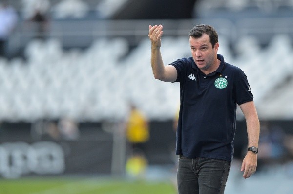 (Foto: Thiago Ribeiro/AGIF) Derlan revela que Daniel Paulista ligou para que ele fosse para o Guarani