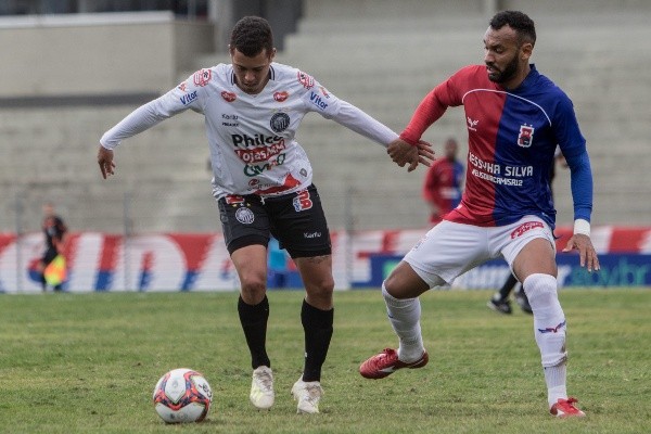 Foto: (Robson Mafra/AGIF) - Tibagi marcou seu primeiro gol pelo Operário contra o Paraná Foto: (Robson Mafra/AGIF) - Tibagi marcou seu primeiro gol pelo Operário contra o Paraná