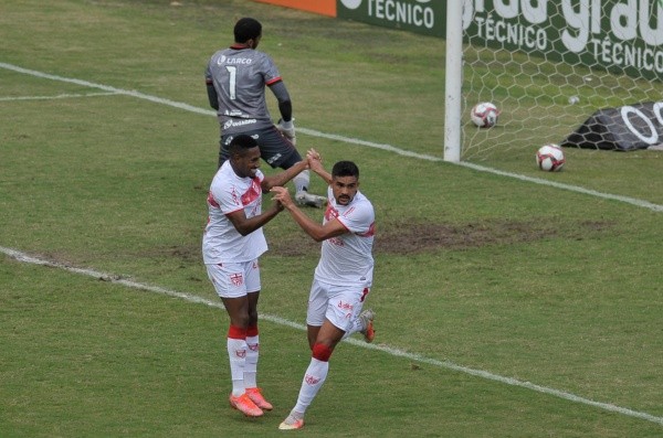 ( Foto: Jhony Pinho/AGIF) Ex-CRB Júnior Brandão volta para a Europa