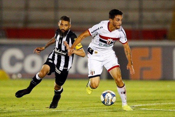 Foto:Thiago Calil/AGIF – Dodô em ação pelo Botafogo-SP