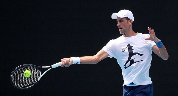 Djokovic treinando para o Australian Open. Créditos: Getty Images
