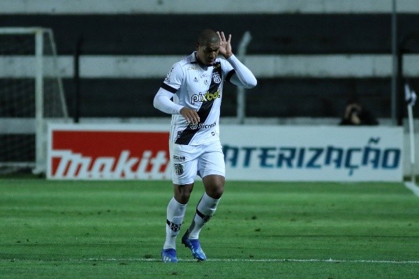 Foto: (Joao Vitor Rezende Borba/AGIF) - Contratado pelo Santos em 2016, Rodrigão esteve emprestado à Ponte Preta na última temporada
