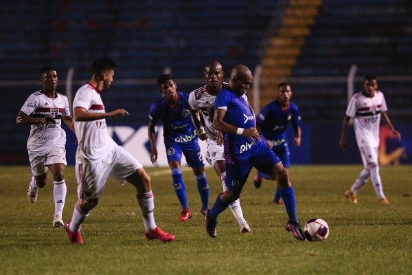Ettore Chiereguini/AGIF / São Paulo na Copinha: onde assistir AO VIVO o duelo das oitavas de final
