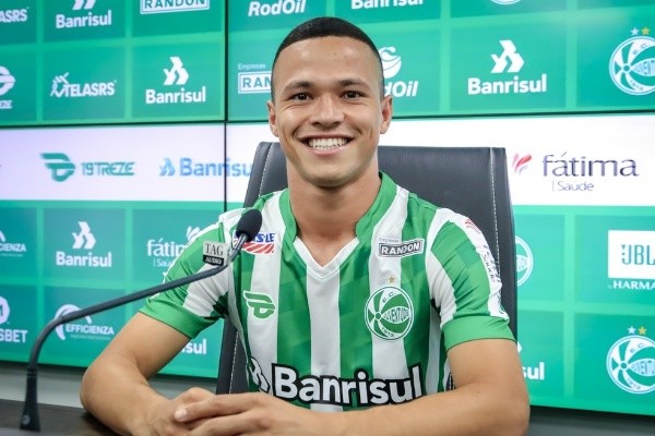 Fernando Alves/E.C Juventude/ Darlan chega no Juventude e comemora oportunidade: 'Com muita vontade de vencer, preparado e feliz por esse momento'. 