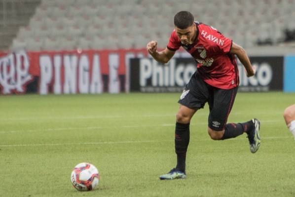 Foto: Robson Mafra/AGIF – Kleiton e Fabinho estão de saída do Athletico em 2022