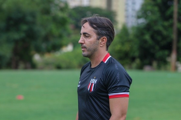 Foto: João Victor Menezes/ Agência Botafogo-SP – Leandro Zago, treinador do Pantera