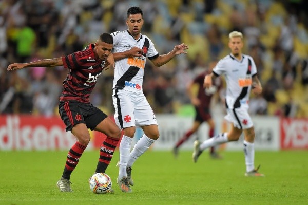 Foto: Thiago Ribeiro/AGIF – Vinicius está se destacando no futebol belga e interessa ao Bologna-ITA