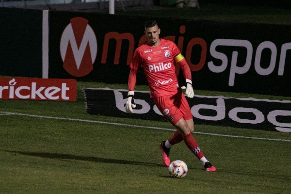Foto: (Rebeca Reis/AGIF) - Ivan foi revelado pelas categorias de base da Ponte Preta em 2017, e foi um dos principais jogadores da Macaca nos últimos anos
