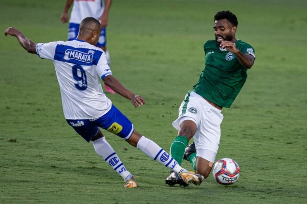 Foto: (Heber Gomes/AGIF) - Em 2021, Caio Vinícius teve um grande papel defensivo no Goiás