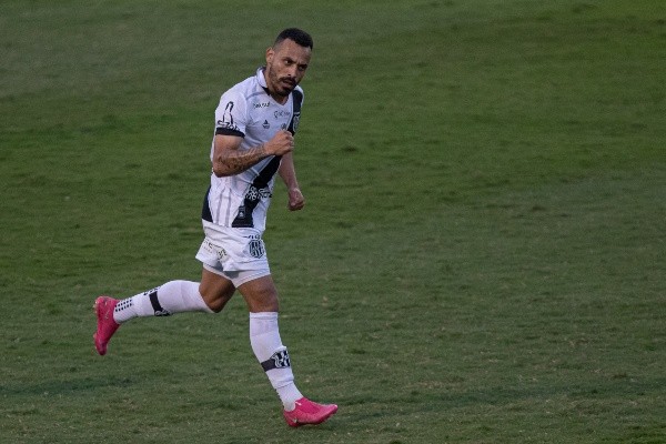 Foto:Rebeca Reis/AGIF | Moisés pode ser jogador do Fortaleza em 2022