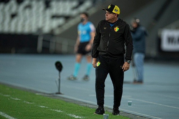 Foto: Jorge Rodrigues/AGIF – Waguinho Dias, treinador do Brusque