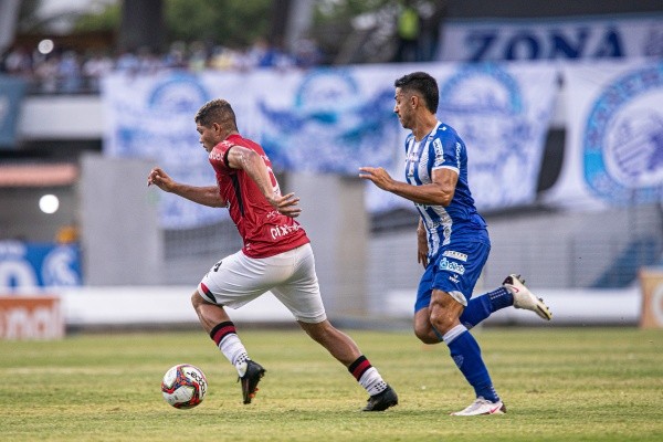 Foto: Celio Junior/AGIF – Erison em ação pelo Brasil de Pelotas