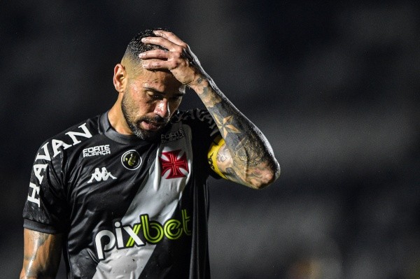 Foto: Thiago Ribeiro/AGIF – Leandro Castan em ação pelo Vasco