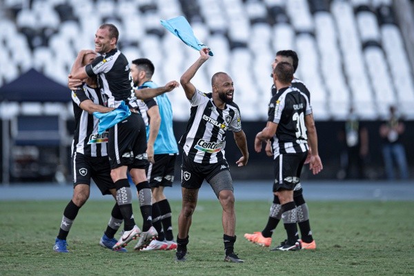 Jorge Rodrigues/AGIF – Chay em ação pelo Glorioso