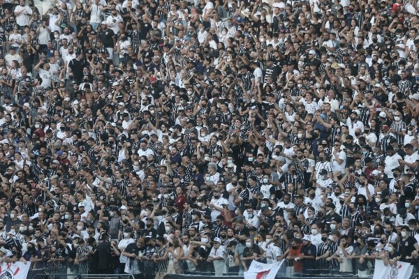 Paulo Lopes/Anadolu Agency via Getty Images - Torcida do Corinthians na Neo Quimica Arena