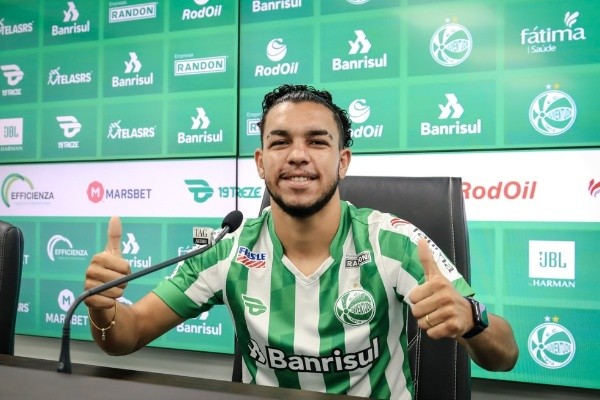  Fernando Alves/E.C Juventude/ Moraes é o oitavo reforço apresentado no Juventude e fala em oportunidade: 'Chego para buscar meu lugar'