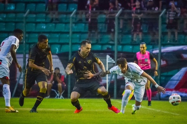 R.Pierre/AGIF/ Figueirense em campo pelo estadual./ Arbitragem definida para a segunda rodada do Campeonato Catarinense