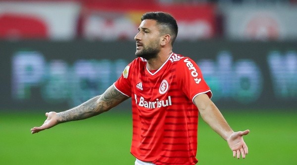 Boschilia não tem sido aproveitado no Internacional (Foto: Pedro H. Tesch/AGIF)