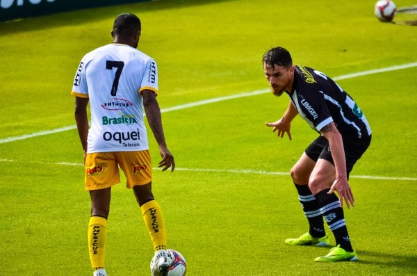 Foto: R.Pierre/AGIF – Cléo Silva em ação pelo Novorizontino