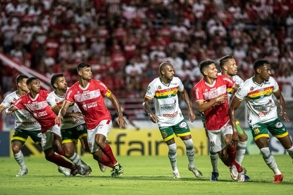 ( Foto: Celio Junior/AGIF)