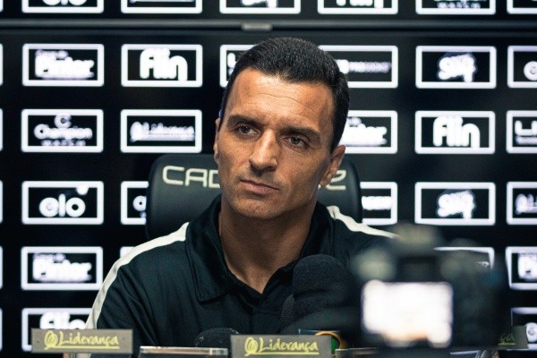 Patrick Floriani/FFC/ Técnico Junior Rocha. 