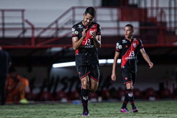 Foto: Heber Gomes/AGIF – Oliveira está perto de fechar com o Cruzeiro