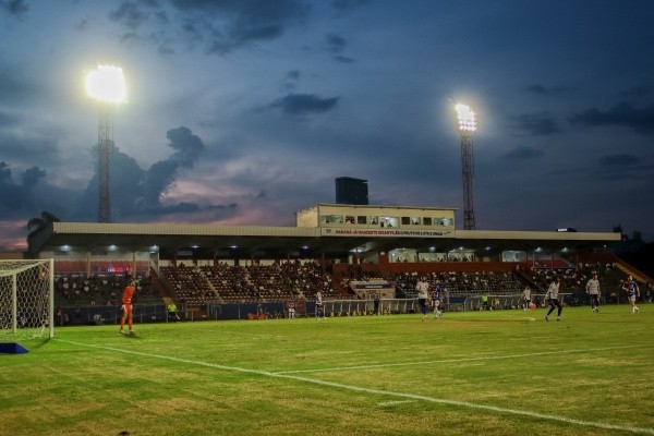 Foto: (Robson Mafra/AGIF) - O Paraná Clube registrou 1.629 pagantes na Vila Capanema nesta quarta (26)