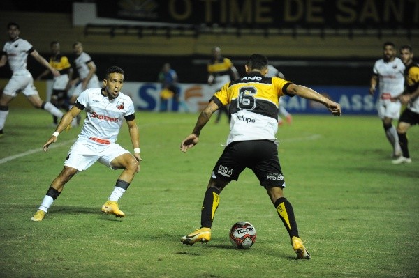 Foto: Caio Marcello/AGIF – Hélder tem 40 jogos pelo Tigre e conquistou o acesso para a Série B
