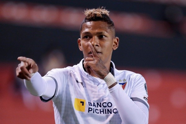 Foto:Franklin Jacome/Getty Images | Billy Arce é oferecido ao Santos